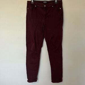 David Bitton Dark Raisin mid rise skinny jeans, women’s 10/30. Super cute pants!